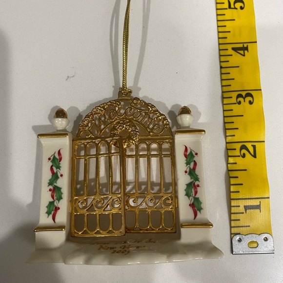 Lenox 2003 First Year in New Home Christmas Ornament - Picture 3 of 4